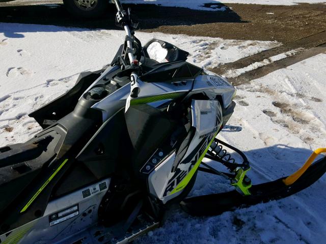 2BPSUMJN7JV000106 - 2018 SKI DOO RENEGADE GREEN photo 5