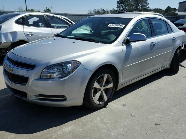 1G1ZC5E0XCF163477 - 2012 CHEVROLET MALIBU 1LT 银色 照片 2