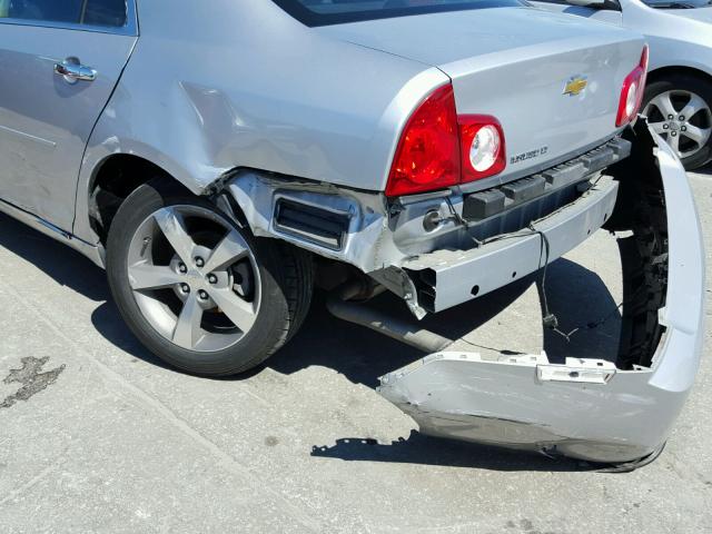 1G1ZC5E0XCF163477 - 2012 CHEVROLET MALIBU 1LT 银色 照片 9