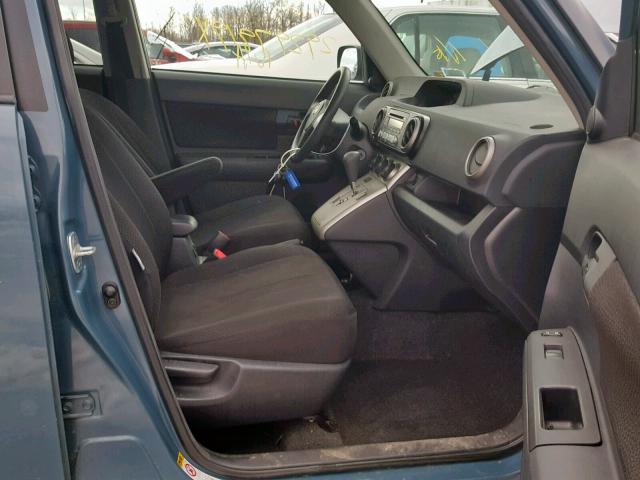 JTLKE50EX81030023 - 2008 TOYOTA SCION XB BLUE photo 5