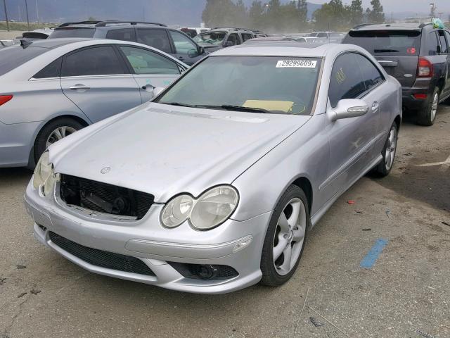 WDBTJ72H77F205908 - 2007 MERCEDES-BENZ CLK 550 SILVER photo 2