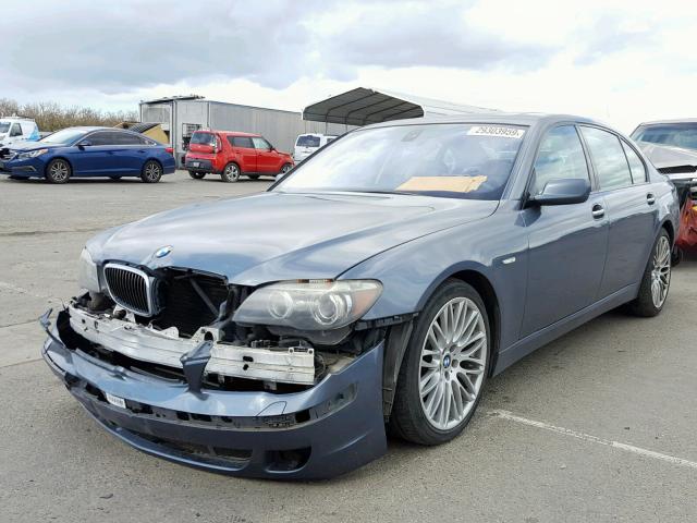 WBAHN83547DT70393 - 2007 BMW 750 BLUE photo 2