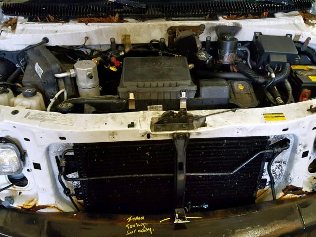 1GCDL19X44B122367 - 2004 CHEVROLET ASTRO WHITE photo 7