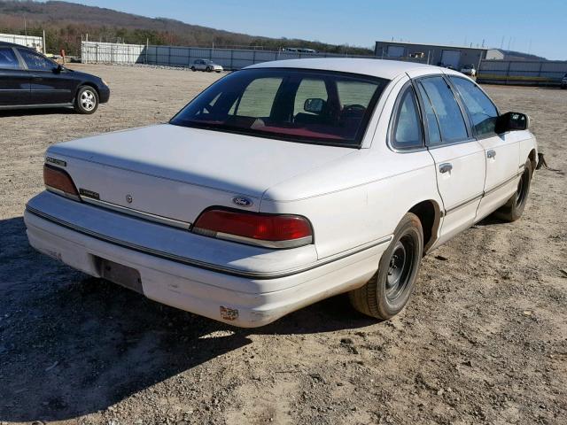 2FACP73W8NX174673 - 1992 FORD CROWN VICT WHITE photo 4