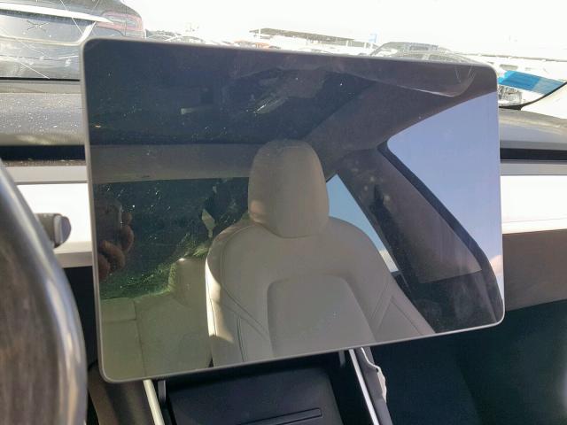 5YJ3E1EB9JF122308 - 2018 TESLA MODEL 3 WHITE photo 8