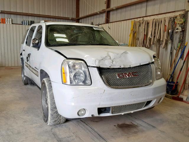 1GKFK63867J235715 - 2007 GMC YUKON DENA WHITE photo 1