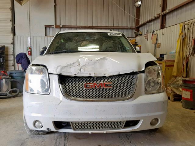 1GKFK63867J235715 - 2007 GMC YUKON DENA WHITE photo 9