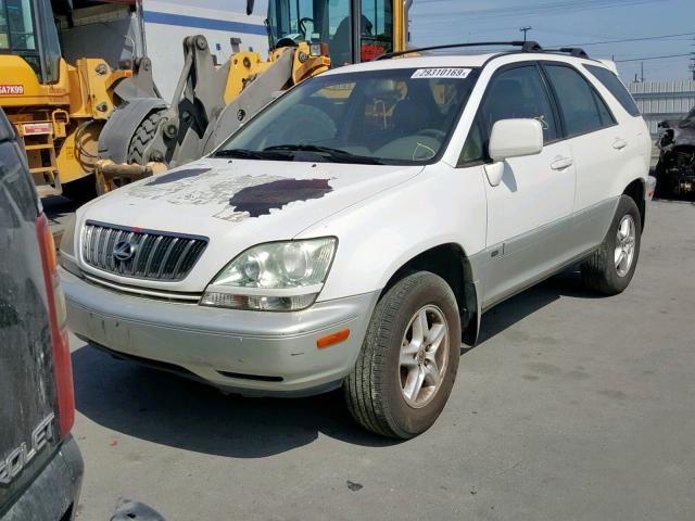 JTJHF10U610189147 - 2001 LEXUS RX 300 WHITE photo 2