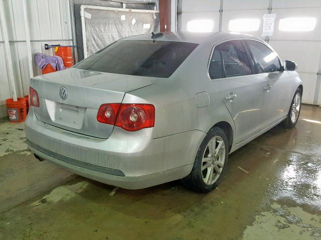 3VWDF81K66M654342 - 2006 VOLKSWAGEN JETTA 2.5 SILVER photo 4