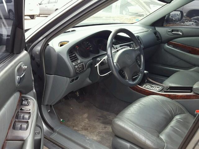 19UUA5673YA000064 - 2000 ACURA 3.2TL GRAY photo 9