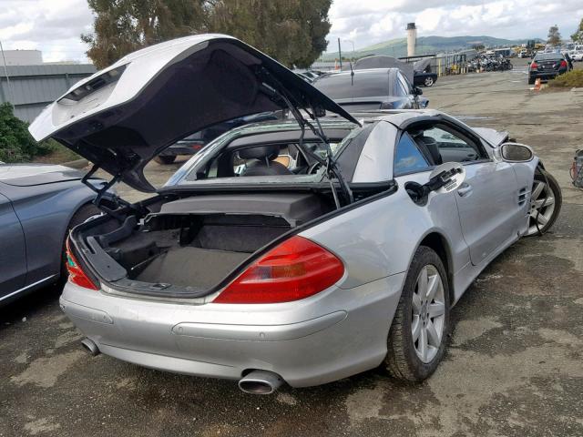 WDBSK75F33F056216 - 2003 MERCEDES-BENZ SL 500R SILVER photo 4