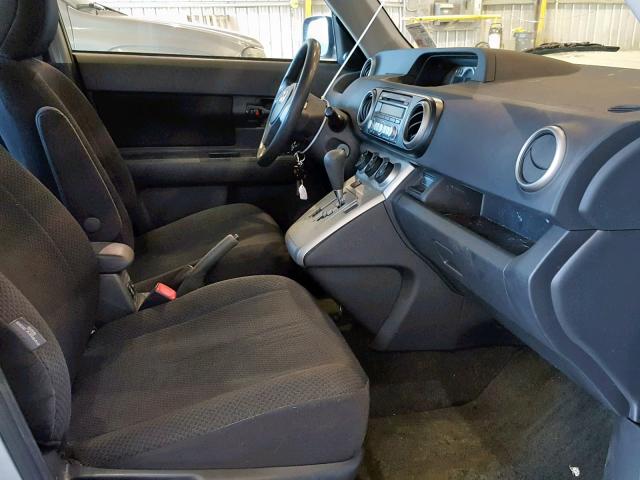 JTLKE50E691072335 - 2009 TOYOTA SCION XB SILVER photo 5