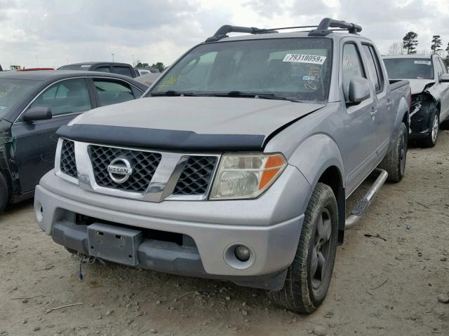 1N6AD09W57C457408 - 2007 NISSAN FRONTIER C SILVER photo 2