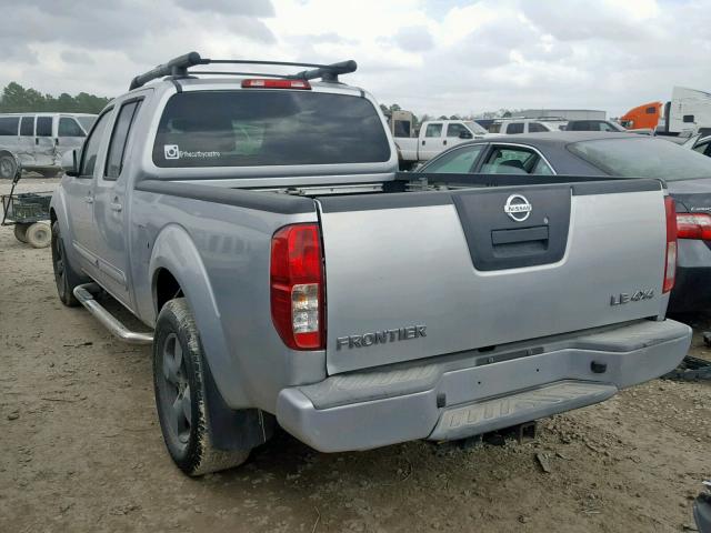 1N6AD09W57C457408 - 2007 NISSAN FRONTIER C SILVER photo 3