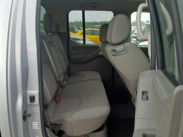 1N6AD09W57C457408 - 2007 NISSAN FRONTIER C SILVER photo 6