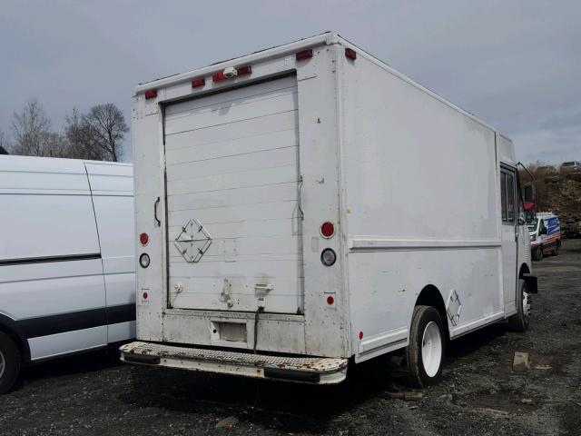 4UZA4FF46WC990869 - 1998 FREIGHTLINER CHASSIS M WHITE photo 4