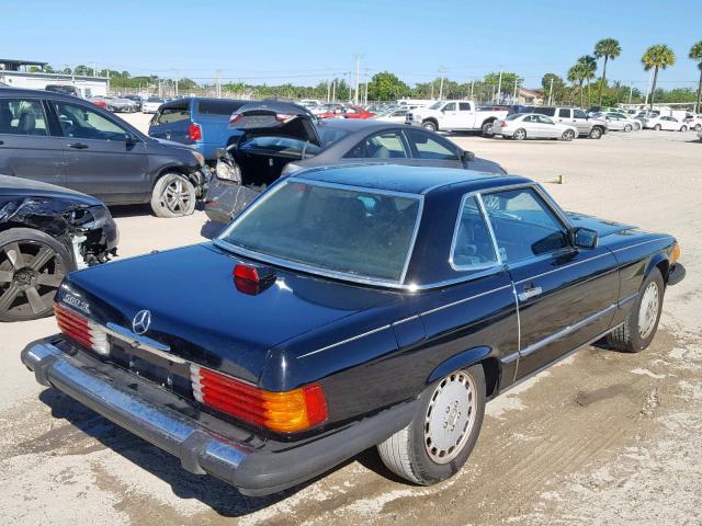 WDBBA48D8GA042617 - 1986 MERCEDES-BENZ 560 SL BLACK photo 4