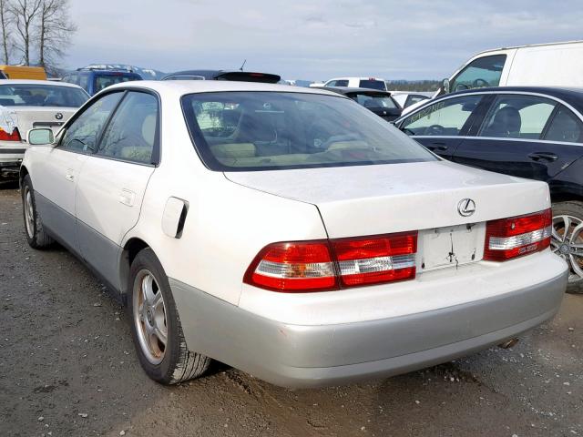 JT8BF28G7Y5083802 - 2000 LEXUS ES 300 WHITE photo 3