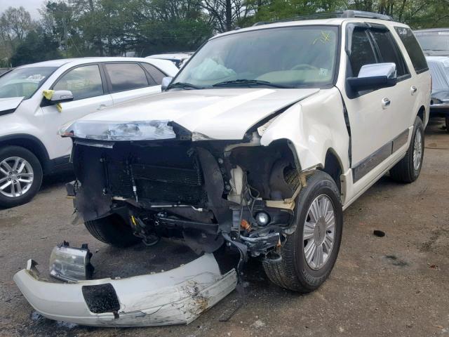 5LMFU27517LJ03571 - 2007 LINCOLN NAVIGATOR WHITE photo 2