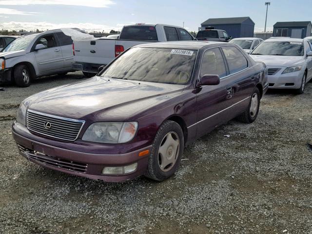 JT8BH28F9W0105598 - 1998 LEXUS LS 400 MAROON photo 2