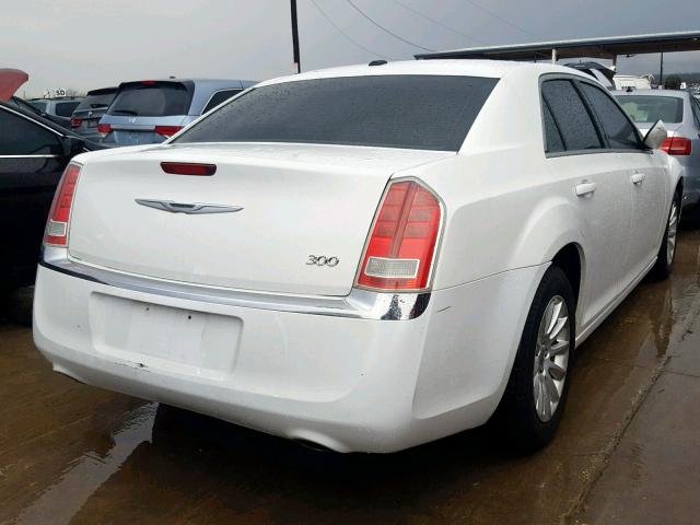 2C3CCAAG2DH508210 - 2013 CHRYSLER 300 WHITE photo 4