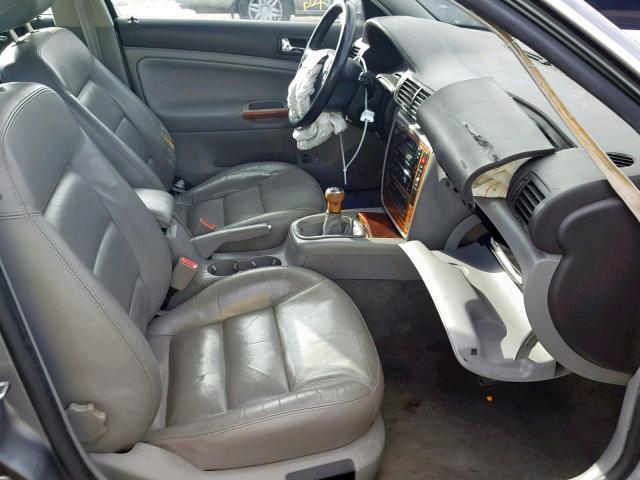 WVWRH63B21E149742 - 2001 VOLKSWAGEN PASSAT GLX SILVER photo 5