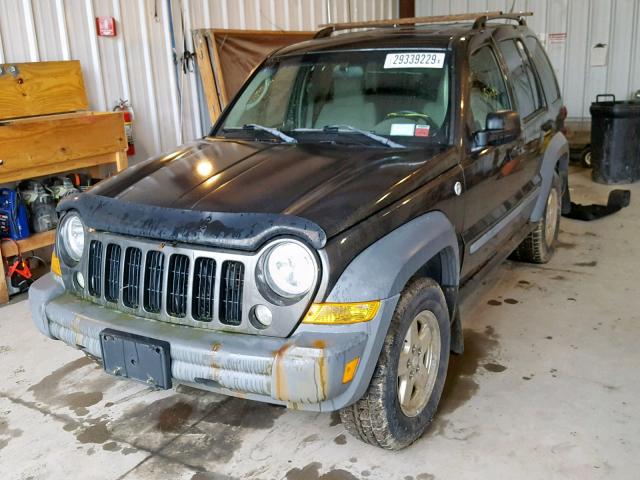 1J4GL48565W610299 - 2005 JEEP LIBERTY SP GRAY photo 2