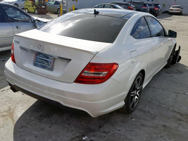 WDDGJ4HB3EG196741 - 2014 MERCEDES-BENZ C 250 WHITE photo 4