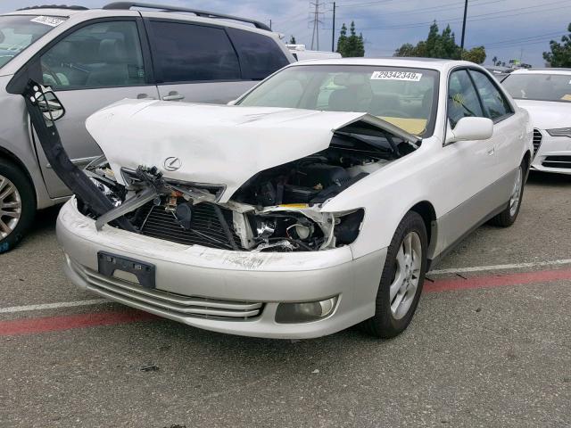 JT8BF28G510320547 - 2001 LEXUS ES 300 WHITE photo 2