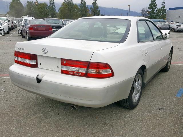 JT8BF28G510320547 - 2001 LEXUS ES 300 WHITE photo 4