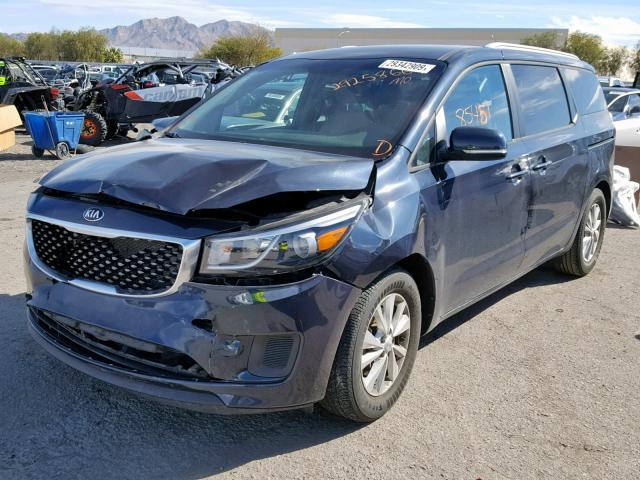 KNDMB5C15F6045387 - 2015 KIA SEDONA LX BLUE photo 2