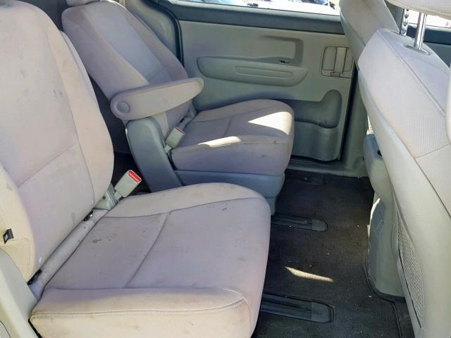 KNDMB5C15F6045387 - 2015 KIA SEDONA LX BLUE photo 6