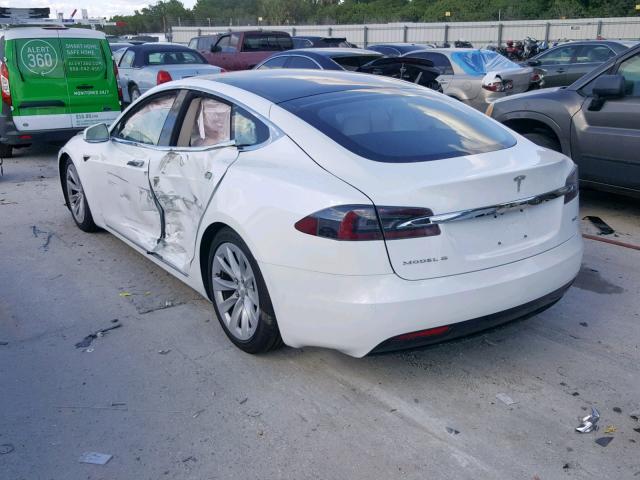 5YJSA1E26JF246091 - 2018 TESLA MODEL S WHITE photo 3