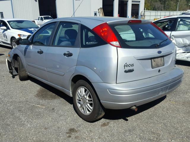 3FAFP37374R106710 - 2004 FORD FOCUS ZX5 SILVER photo 3