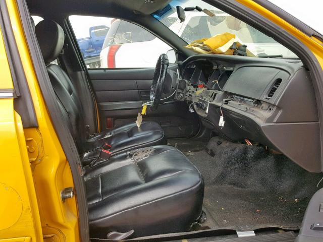 2FABP7BVXBX154005 - 2011 FORD CROWN VICT YELLOW photo 5