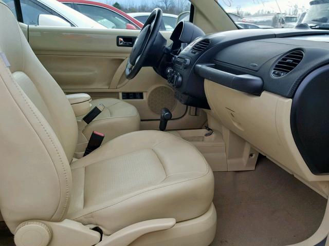 3VWRF31Y59M407489 - 2009 VOLKSWAGEN NEW BEETLE Creme Foto 5