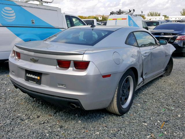 2G1FA1E30D9166717 - 2013 CHEVROLET CAMARO LS SILVER photo 4