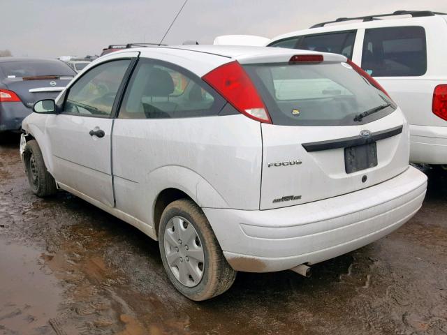 1FAFP31N07W230913 - 2007 FORD FOCUS ZX3 WHITE photo 3