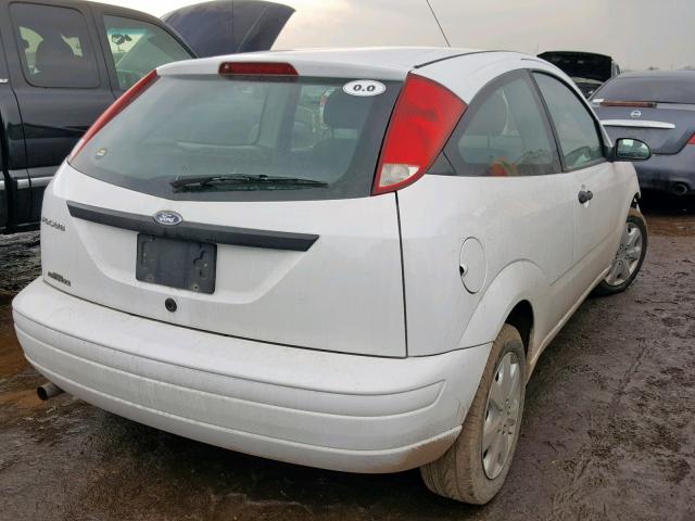 1FAFP31N07W230913 - 2007 FORD FOCUS ZX3 WHITE photo 4