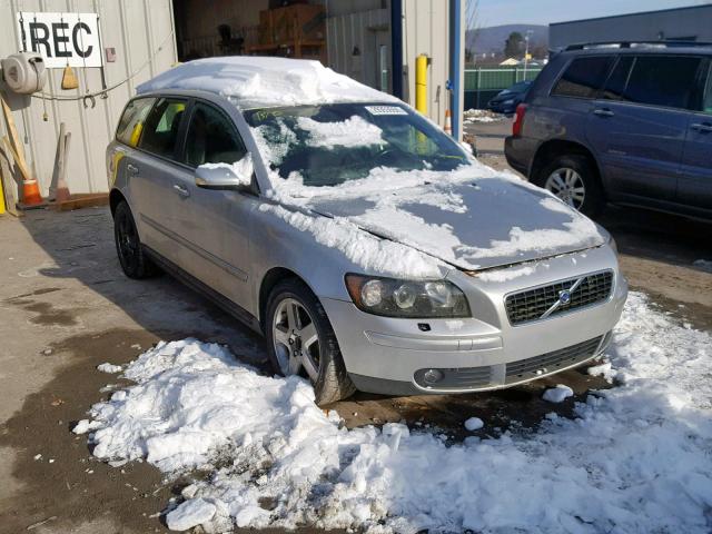 YV1MJ682262181360 - 2006 VOLVO V50 T5 SILVER photo 1