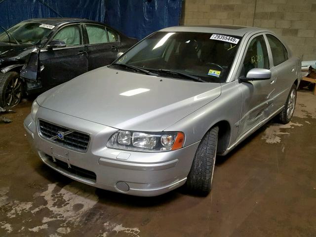 YV1RH592452458597 - 2005 VOLVO S60 2.5T SILVER photo 2