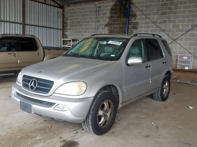 4JGAB54E93A391676 - 2003 MERCEDES-BENZ ML 320 SILVER photo 2