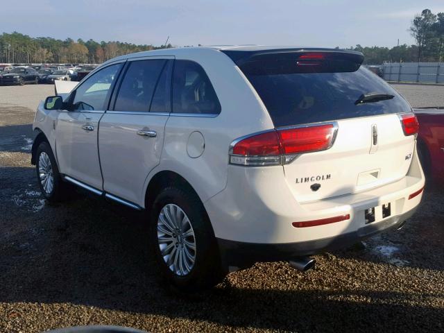 2LMDJ6JK4CBL02718 - 2012 LINCOLN MKX WHITE photo 3