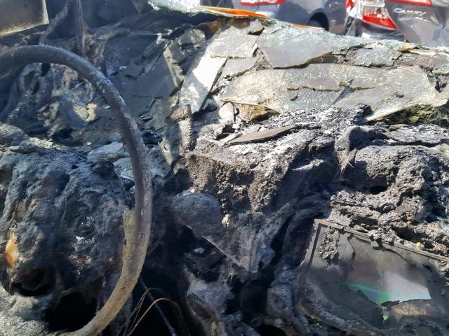 JTDKARFP0J3091172 - 2018 TOYOTA PRIUS PRIM 白色 照片 8