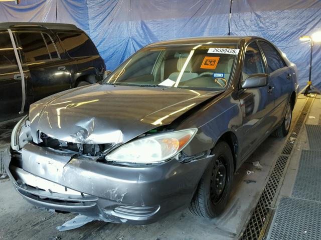 4T1BE32K44U795624 - 2004 TOYOTA CAMRY LE GRAY photo 2