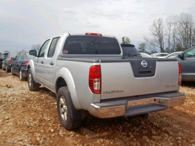 1N6AD0EV5AC438362 - 2010 NISSAN FRONTIER C SILVER photo 3