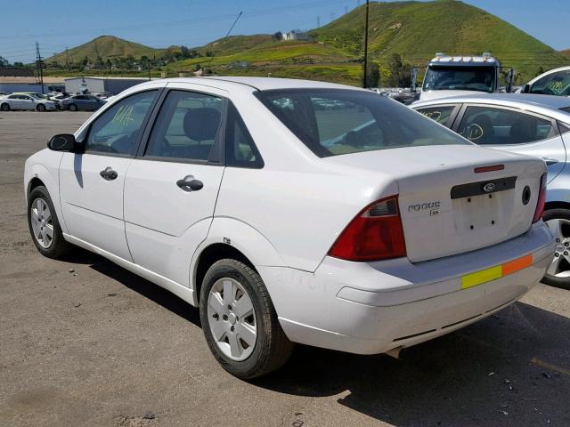 1FAHP34N97W359625 - 2007 FORD FOCUS ZX4 WHITE photo 3