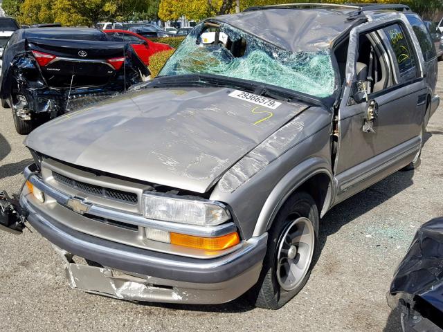 1GNCS13W7Y2389790 - 2000 CHEVROLET BLAZER TAN photo 2