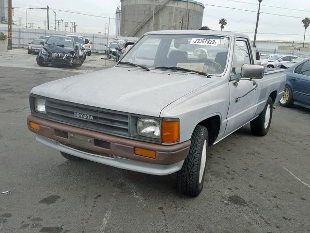 JT4RN50R3J5150466 - 1988 TOYOTA PICKUP 1/2 SILVER photo 2