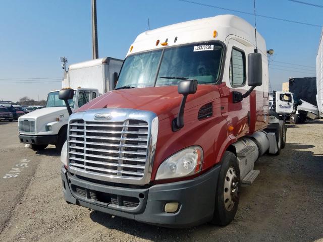1FUJGHDV1CLBE4476 - 2012 FREIGHTLINER CASCADIA 113  photo 2